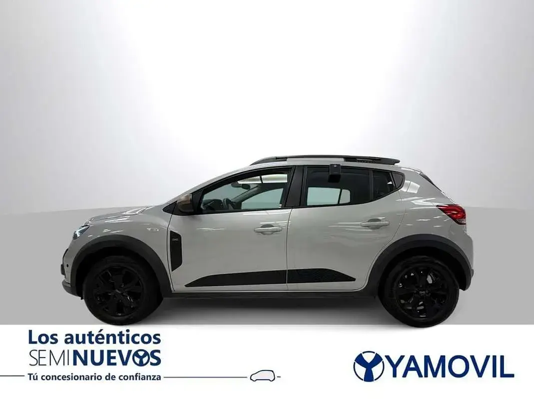 Usado Dacia Sandero Expression 101 CV (74 kW) 2023 Gris Utilitario