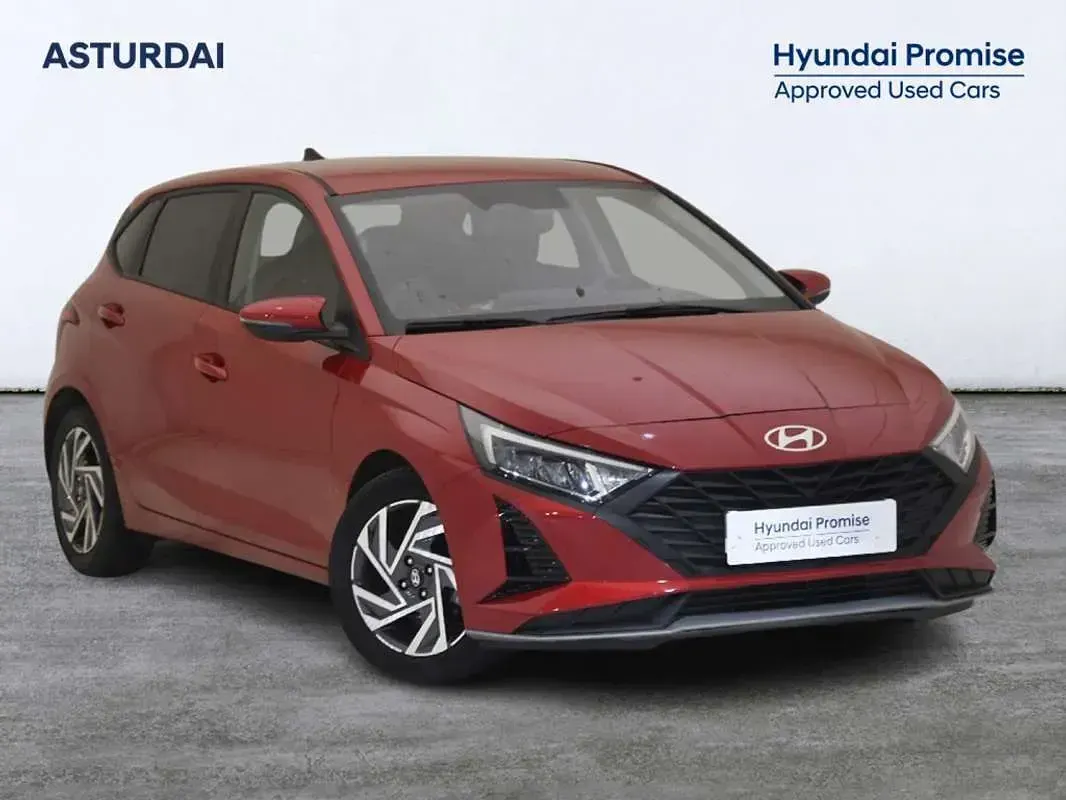 Usado Hyundai i20 84 CV (61 kW) 2025 Rojo Utilitario