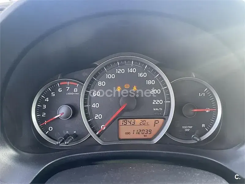 Usado Toyota Yaris Sport 99 CV (72 kW) 2011 Gris / plata Utilitario