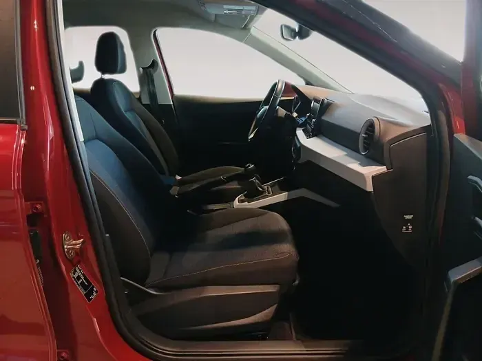 Usado Seat Arona Style 116 CV (85 kW) 2025 Rojo SUV