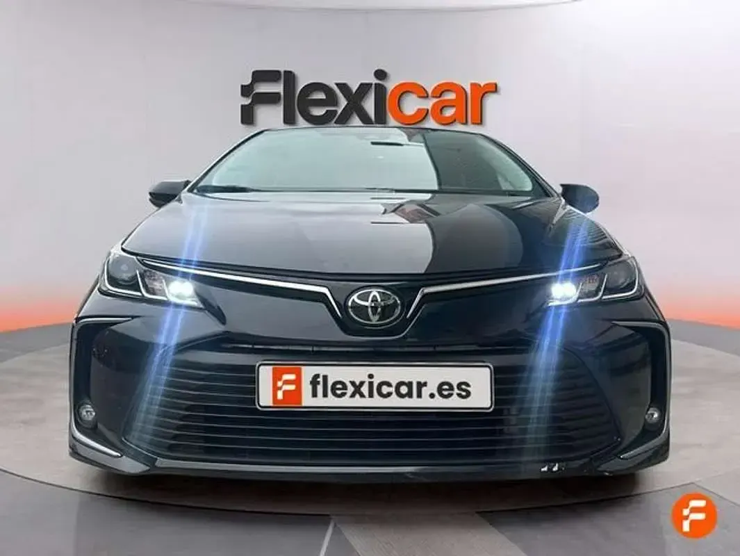 Usado Toyota Corolla 125 CV (91 kW) 2023 Negro Berlina