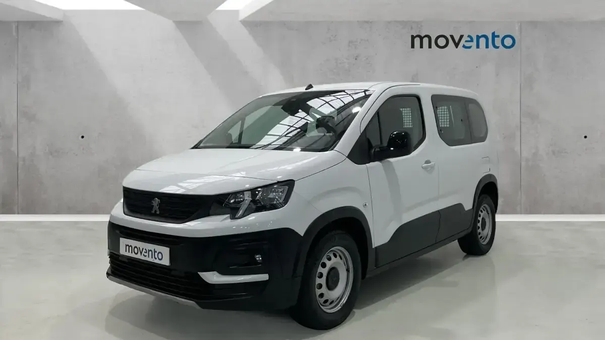 Usado Peugeot Rifter Business-Line 100 CV (73 kW) 2023 Blanco Monovolumen