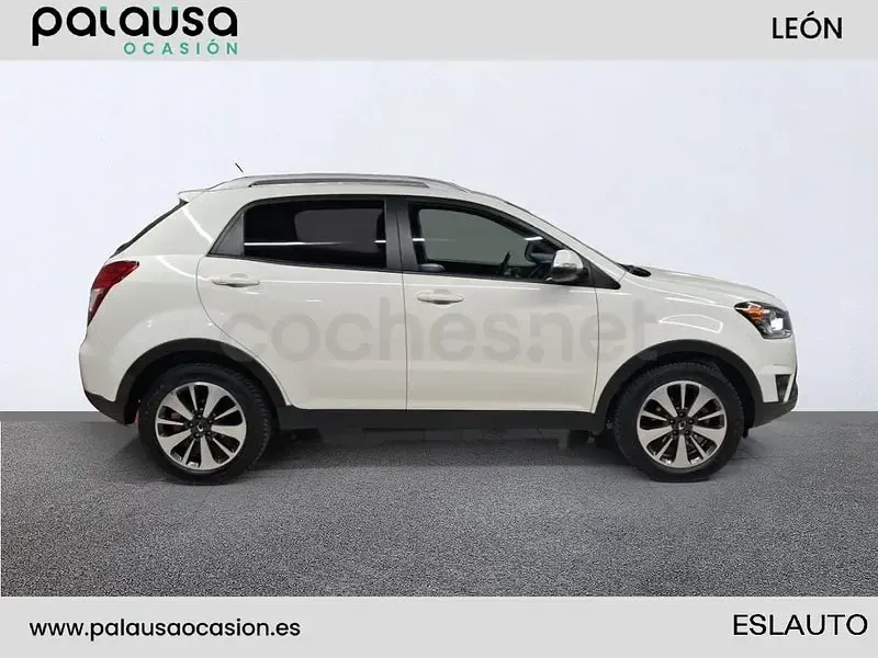 Usado SsangYong Korando Limited 175 CV (128 kW) 2015 Blanco SUV