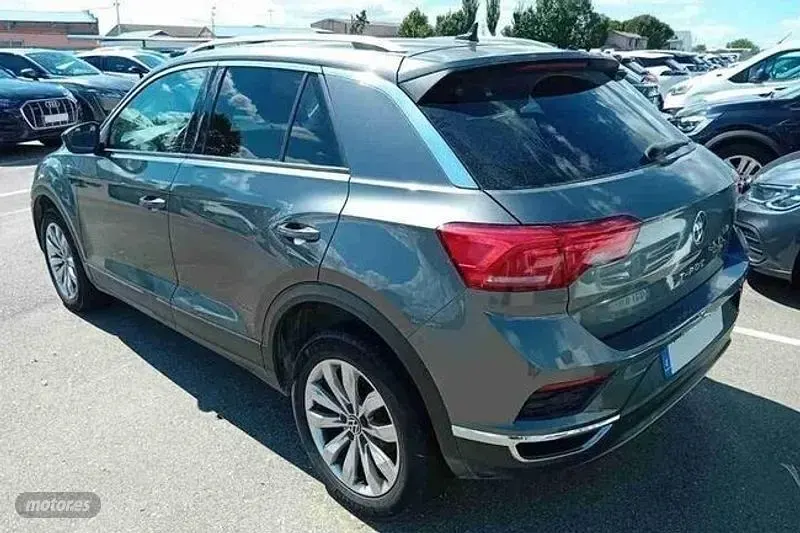 Usado VW T-Roc Advance 150 CV (110 kW) 2021 Gris SUV