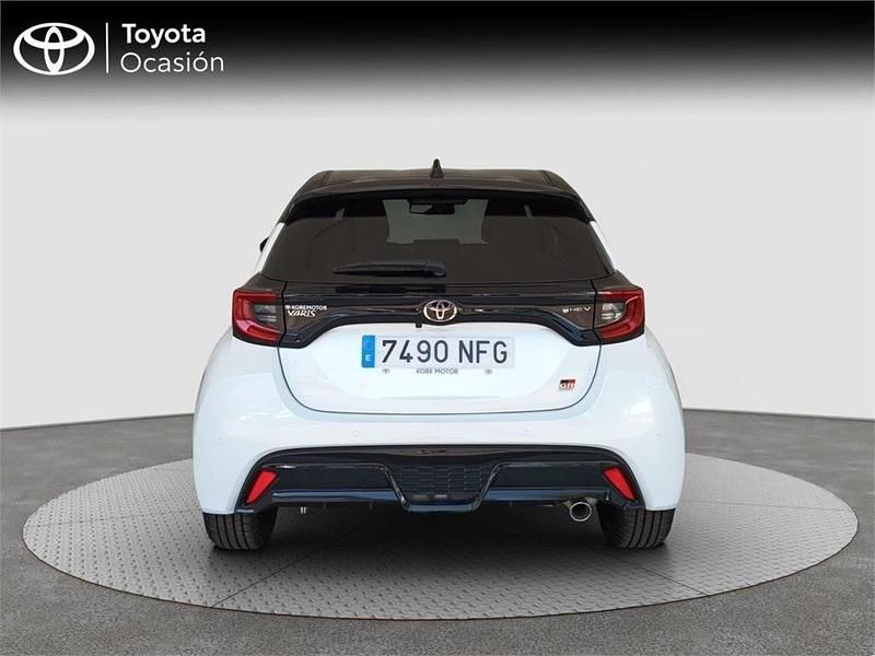Usado Toyota Yaris Hybrid Plus 130 CV (95 kW) 2025 Otro Monovolumen