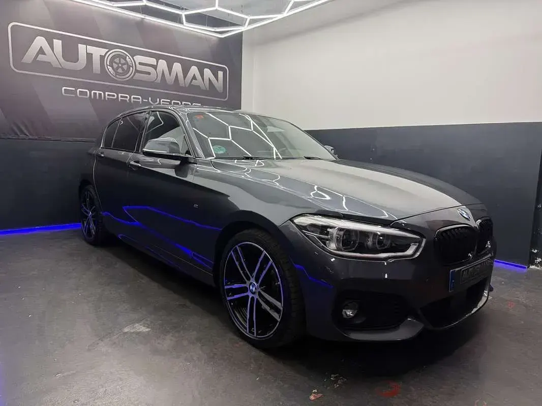Usado BMW 120 Comfort Edition 190 CV (139 kW) 2017 Gris Utilitario