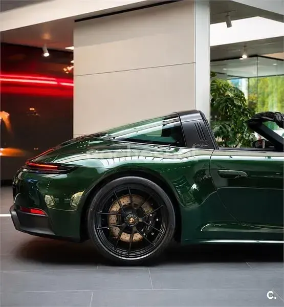 Usado Porsche 911 480 CV (353 kW) 2025 Verde Coupe