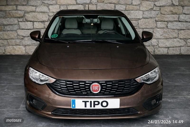 Usado Fiat Tipo Easy 95 CV (69 kW) 2016 Marrón Berlina