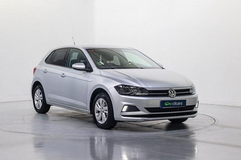 Usado VW Polo Advance 95 CV (69 kW) 2019 Gris Utilitario