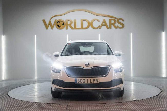 Usado Skoda Kamiq Ambition 110 CV (80 kW) 2021 Blanco SUV
