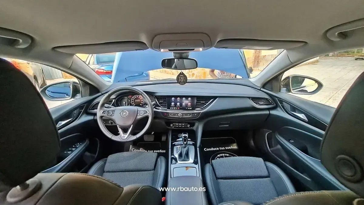 Usado Opel Insignia GS Line 122 CV (89 kW) 2020 Azul Berlina