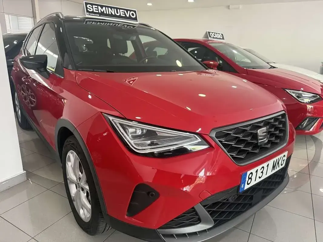 Usado Seat Arona FR 110 CV (80 kW) 2023 Rojo SUV