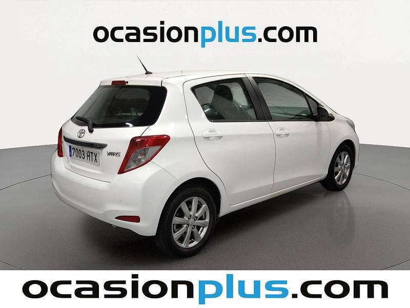 Używany Toyota Yaris Active 69 KM (50 kW) 2013 Biały Hatchback