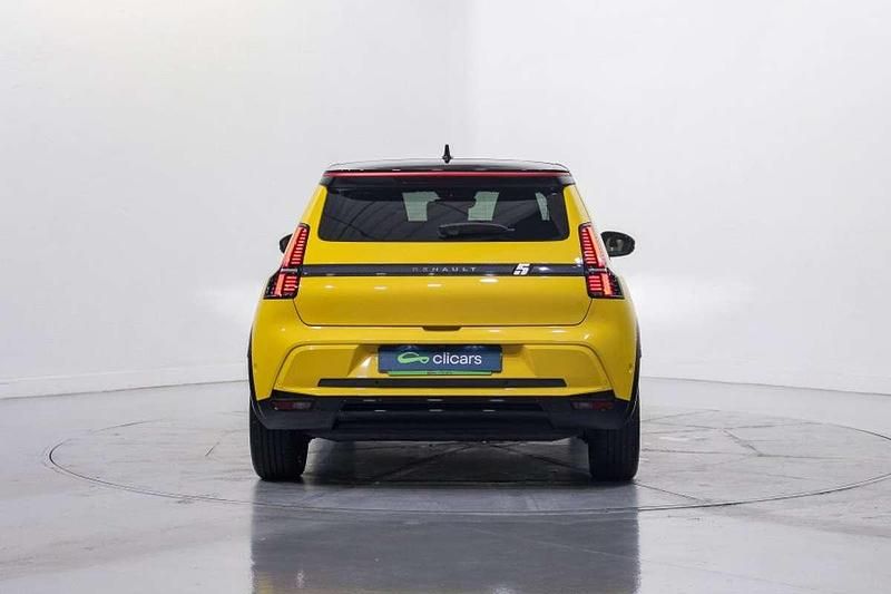 Usado Renault R5 Iconic 110 kW (150 CV) 2025 Amarillo Utilitario