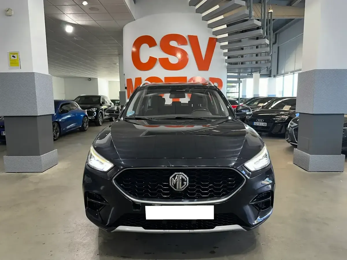 Usado MG ZS Luxury 111 CV (81 kW) 2022 Negro SUV