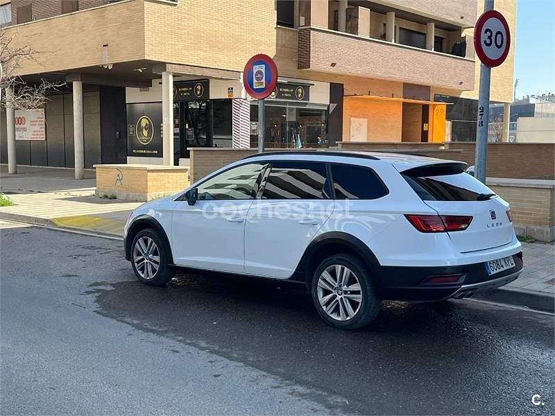 Usado Seat Leon X-Perience 4Drive 150 CV (110 kW) 2018 Blanco Familiar