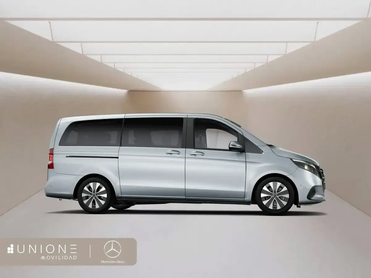 Usado Mercedes V220 163 CV (119 kW) 2025 Gris Monovolumen