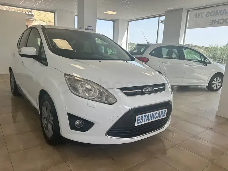 Usado Ford C-MAX 115 CV (84 kW) 2015 Blanco Monovolumen