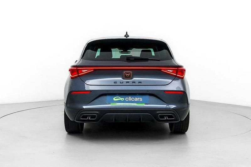 Usado Cupra Leon 150 CV (110 kW) 2022 Gris / plata Berlina
