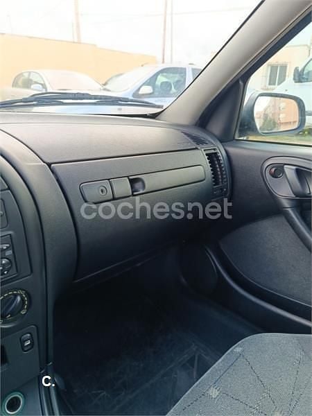 Usado Citroën Xsara 71 CV (52 kW) 2002 Gris / plata Berlina