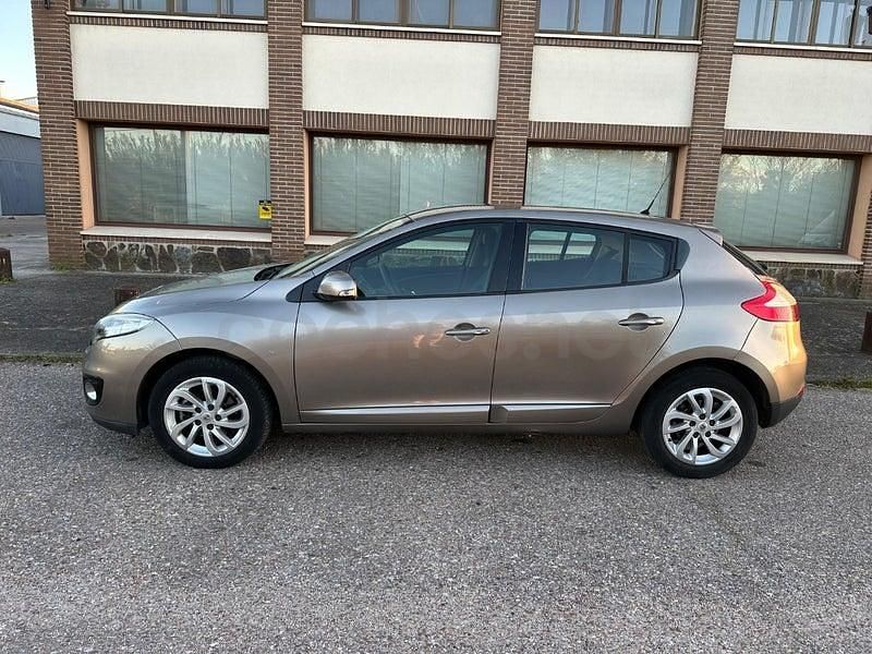 Usado Renault Mégane III Dynamique 130 CV (95 kW) 2012 Beige Berlina