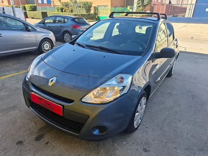 Usado Renault Clio II 75 CV (55 kW) 2010 Azul Berlina
