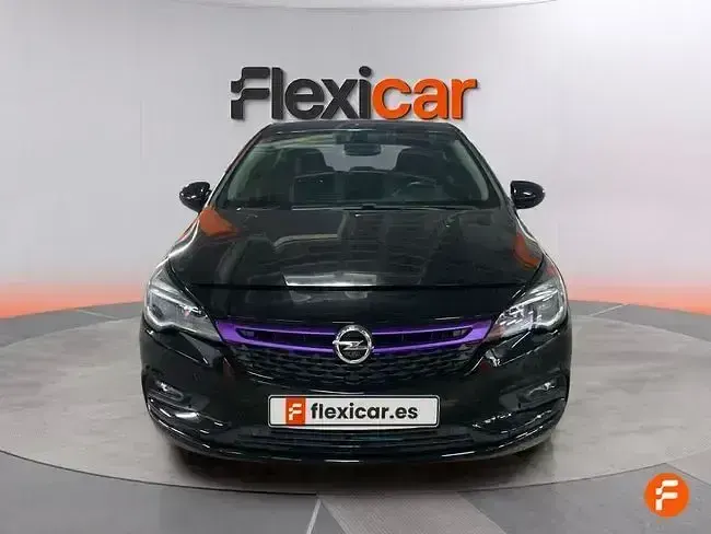 Usado Opel Astra S 110 CV (80 kW) 2019 Negro Berlina