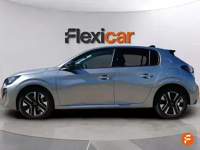 Usado Peugeot 208 Allure 100 CV (73 kW) 2025 Gris Utilitario