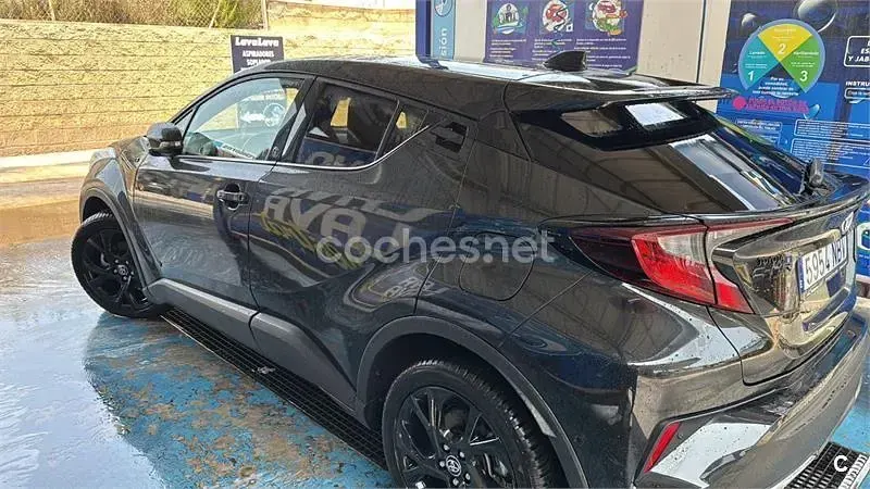 Käytetty Toyota C-HR Advance 184 HP (135 kW) 2020 Musta Katumaasturi
