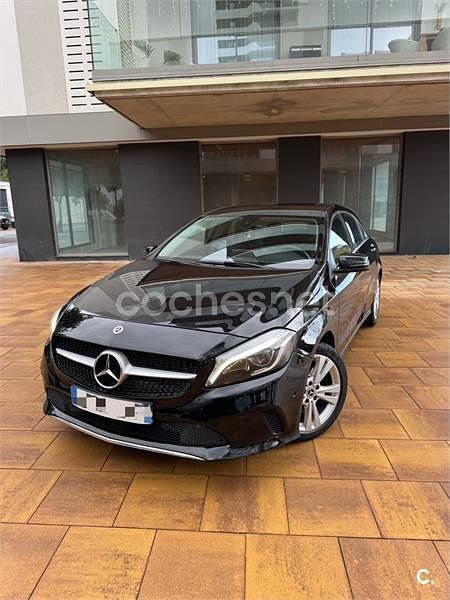Usado Mercedes A180 122 CV (89 kW) 2018 Negro Berlina
