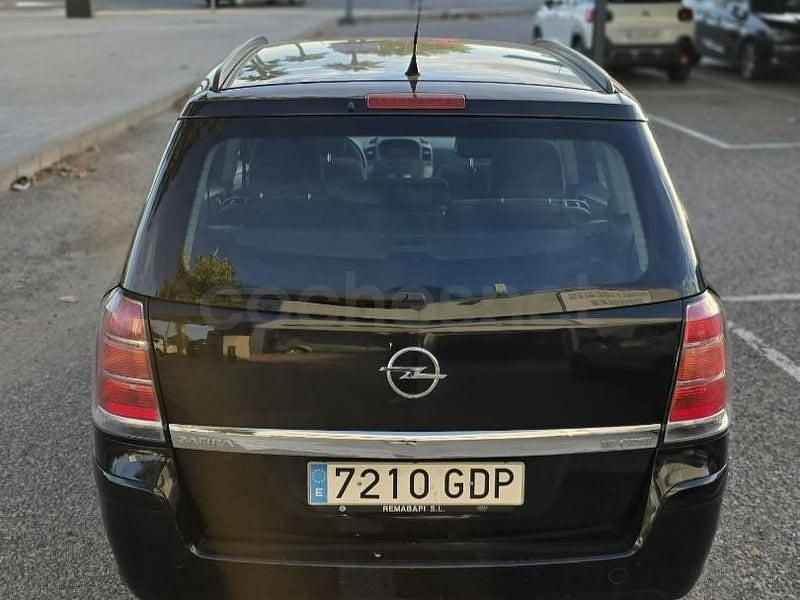 Usado Opel Zafira Cosmo 120 CV (88 kW) 2008 Negro Monovolumen