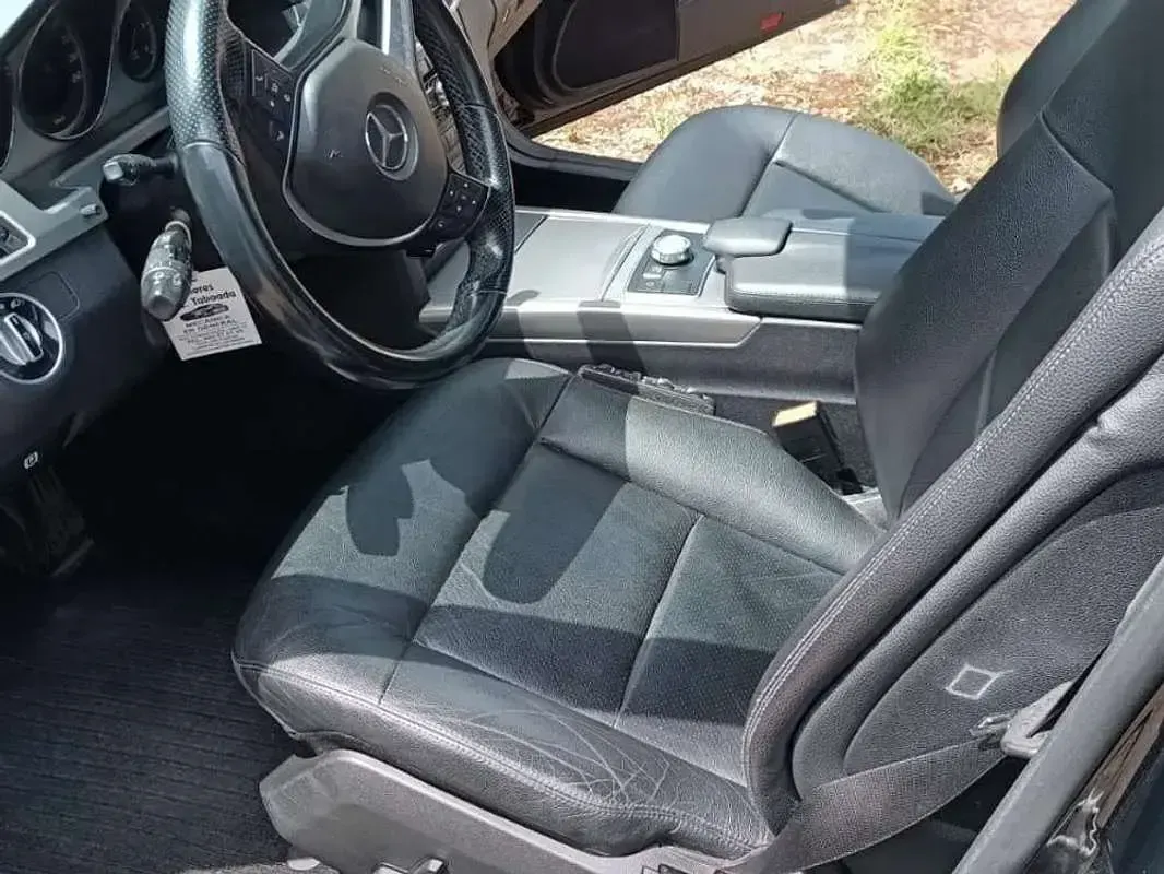 Usado Mercedes E220 Avantgarde 170 CV (125 kW) 2012 Negro Familiar