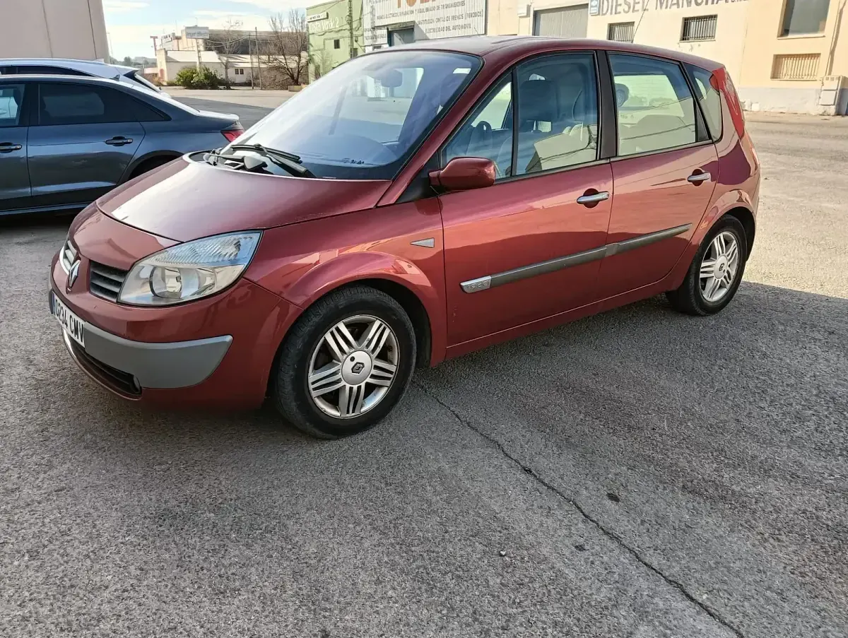 Usado Renault Scénic Dynamique 120 CV (88 kW) 2003 Monovolumen