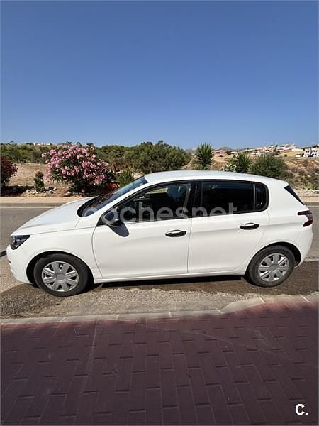 Blanco Usado 2017 Peugeot 308 Access Berlina | 8000 € (Precio justo) - Imagen 1/4