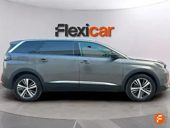Usado Peugeot 5008 Active 130 CV (95 kW) 2024 Negro SUV