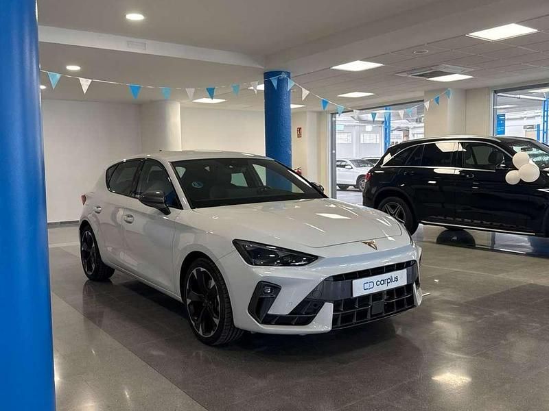Usado Cupra Leon 150 CV (110 kW) 2025 Blanco Utilitario