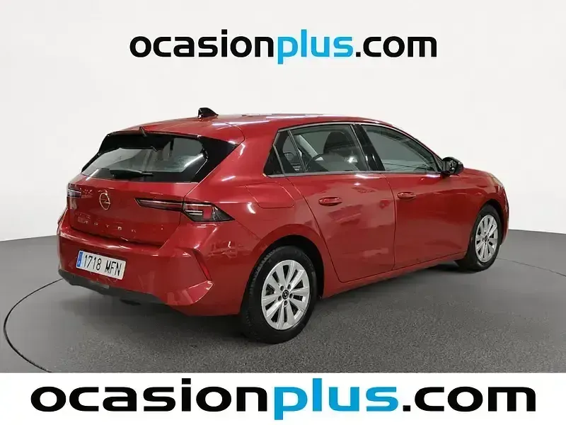 Usado Opel Astra Edition 130 HP (95 kW) 2023 Vermelho Sedan