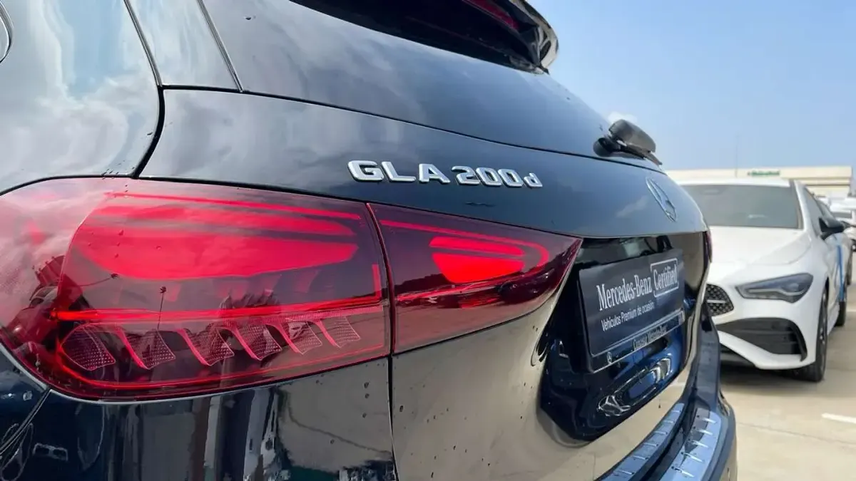 Usado Mercedes GLA200 150 CV (110 kW) 2025 Negro SUV