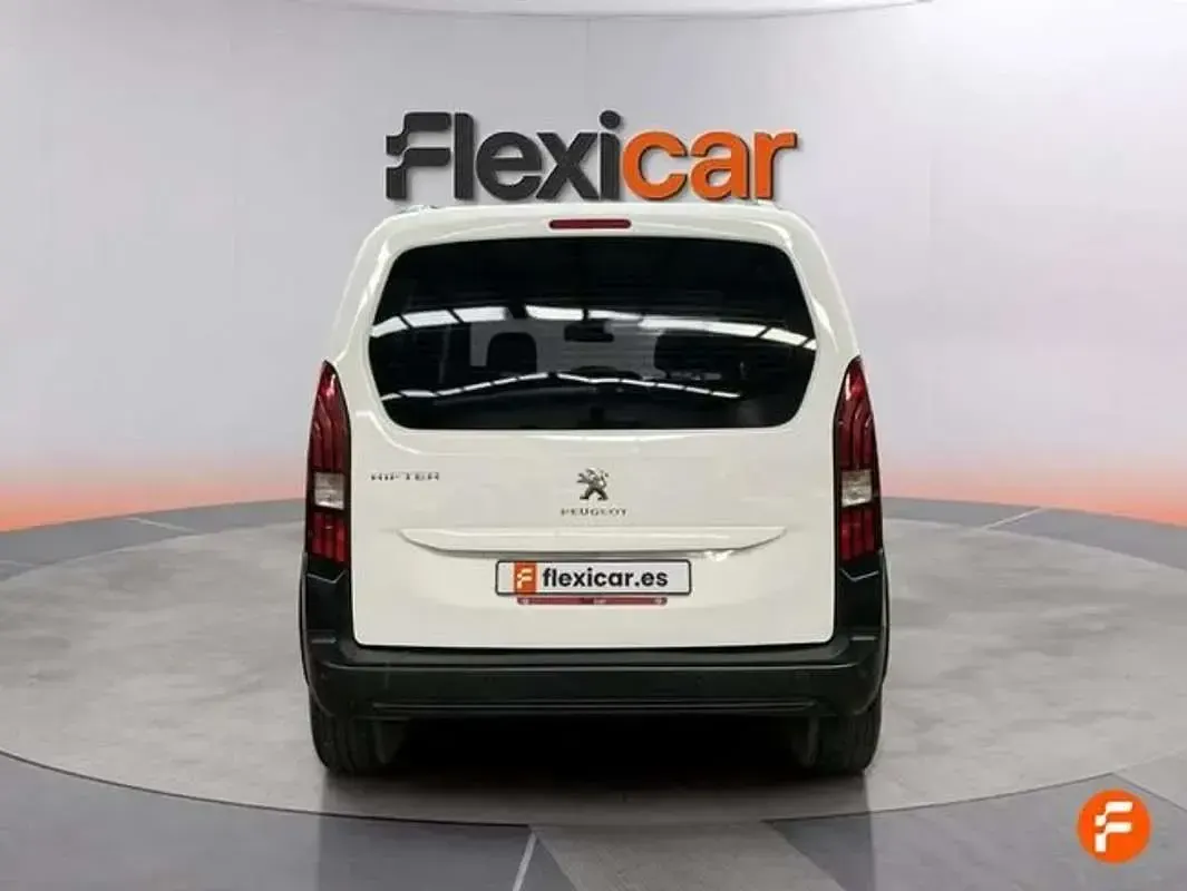 Usado Peugeot Rifter Active 131 CV (96 kW) 2020 Blanco Monovolumen