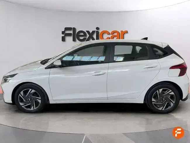 Usado Hyundai i20 84 CV (61 kW) 2022 Blanco Utilitario