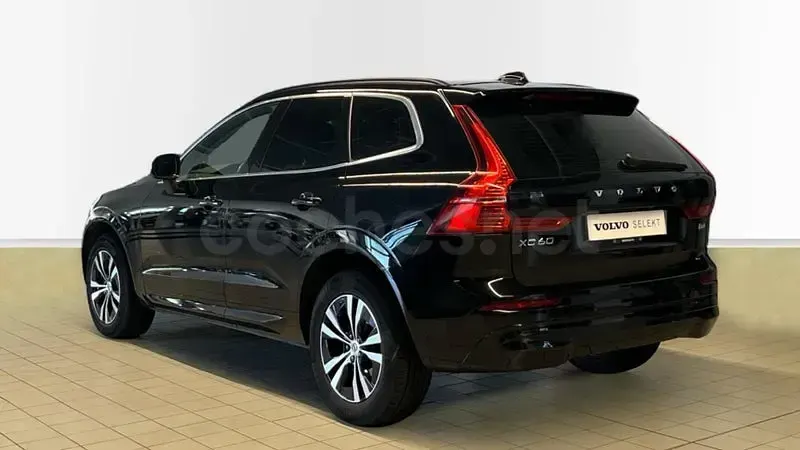 Usado Volvo XC60 Momentum 197 CV (144 kW) 2022 Negro SUV