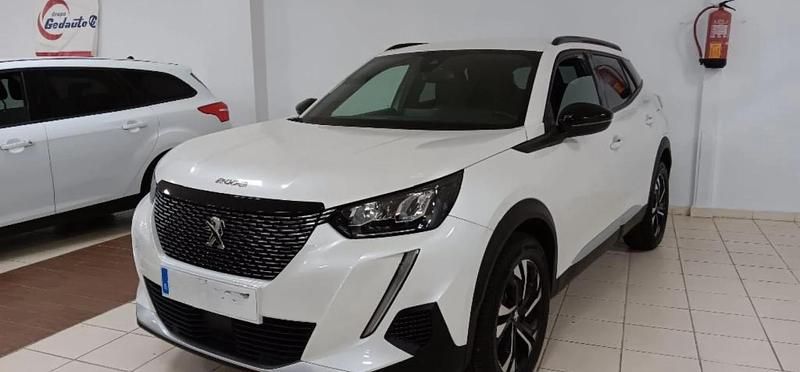 Usado Peugeot 2008 Allure 131 CV (96 kW) 2023 Blanc nacre SUV