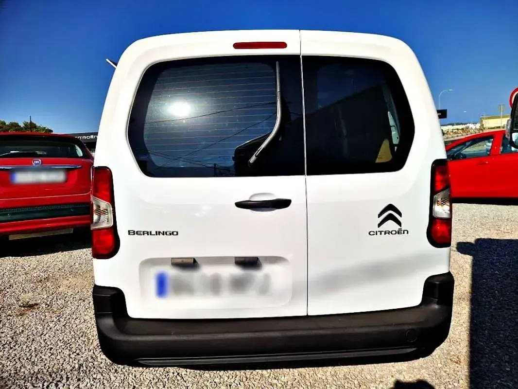 Usado Citroën Berlingo 102 CV (75 kW) 2024 Blanco Monovolumen