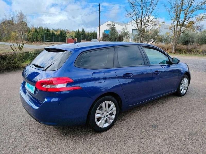 Usado Peugeot 308 SW Style 100 CV (73 kW) 2018 Azul Familiar