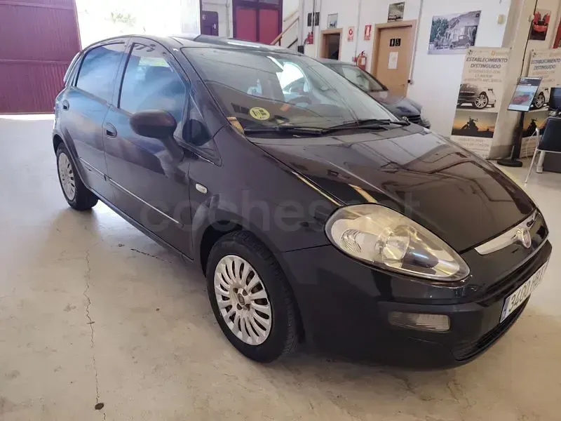 Usado Fiat Punto Evo Dynamic 75 CV (55 kW) 2011 Negro Utilitario