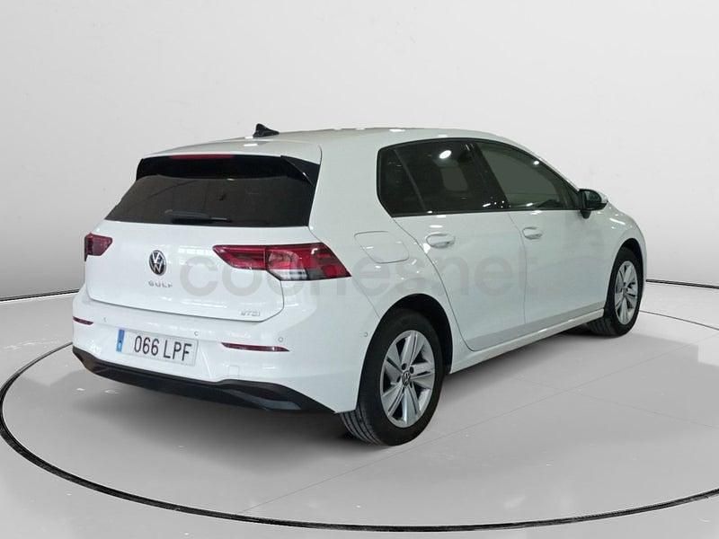 Usado VW Golf VIII Life 115 CV (84 kW) 2021 Blanco Berlina