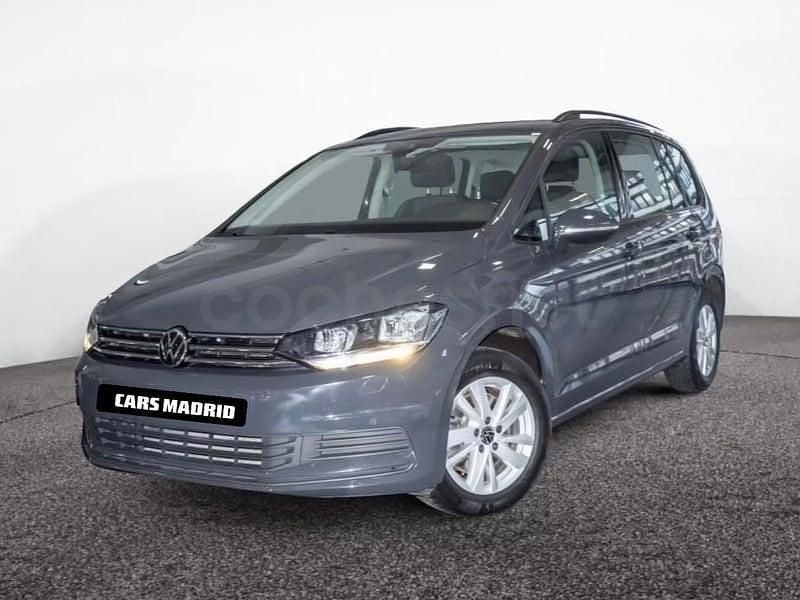 Gris / plata Usado 2023 VW Touran Advance Monovolumen | 29.500 € (Precio justo) - Imagen 1/4