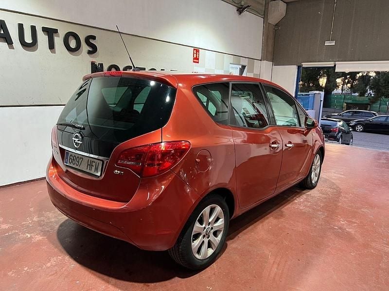 Usado Opel Meriva Excellence 110 CV (80 kW) 2011 Naranja Monovolumen