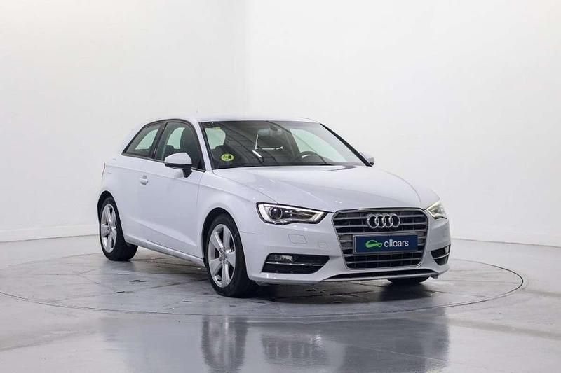 Usado Audi A3 Ambition 150 CV (110 kW) 2014 Blanco Utilitario