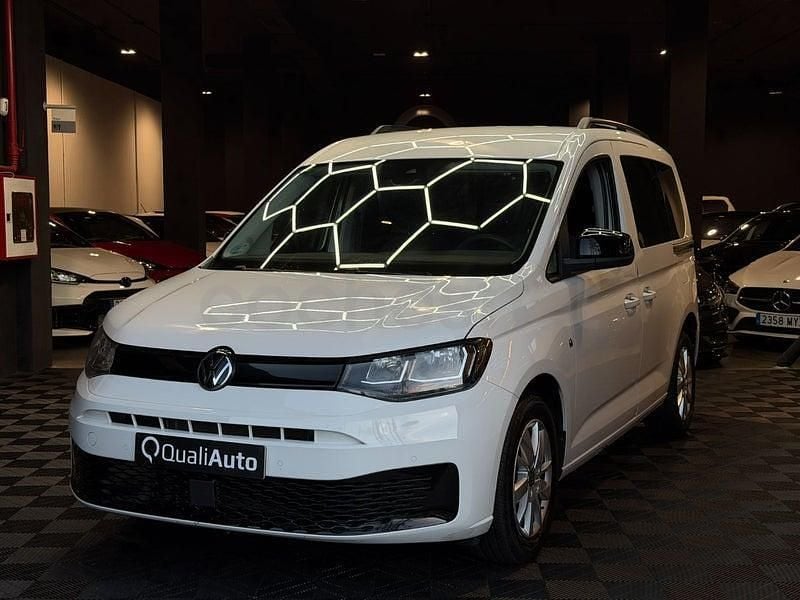 Usado VW Caddy Life 122 CV (89 kW) 2022 Blanco Monovolumen
